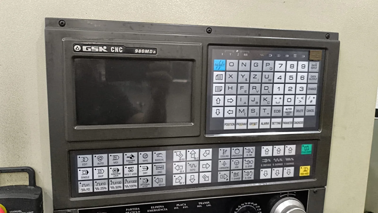 Comando CNC industrial